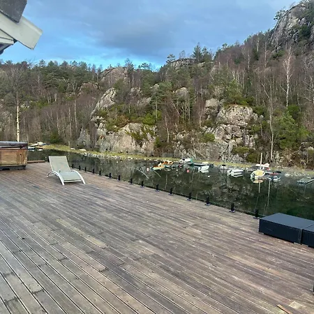 Aurora Caravan Near Bergen Strusshamn