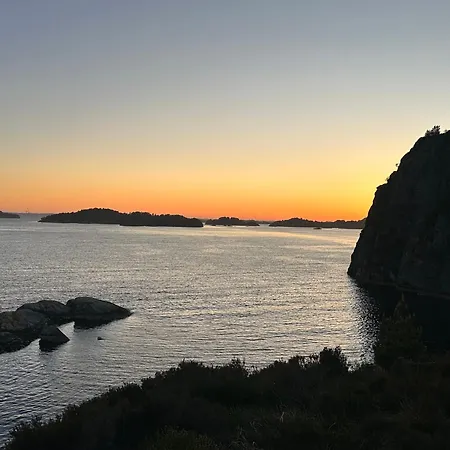 مكان تخييم Aurora Trailer Caravan Near Bergen - No Shower No
