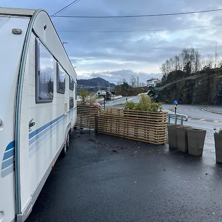 مكان تخييم Aurora Trailer Caravan Near Bergen - No Shower No *