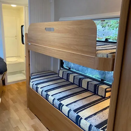 مكان تخييم Aurora Trailer Caravan Near Bergen - No Shower No