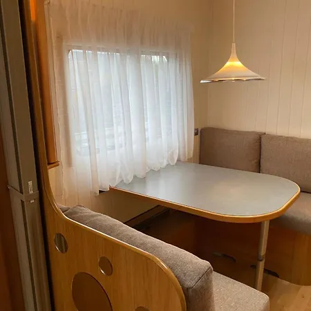 Aurora Trailer Caravan Near Bergen - No Shower No مكان تخييم