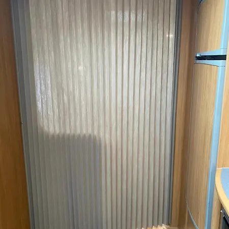 مكان تخييم Aurora Trailer Caravan Near Bergen - No Shower No *