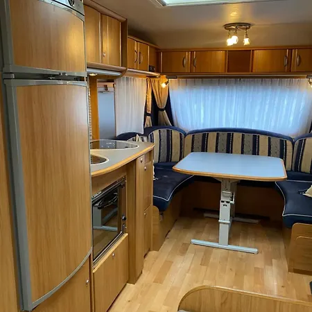 مكان تخييم Aurora Trailer Caravan Near Bergen - No Shower No Strusshamn