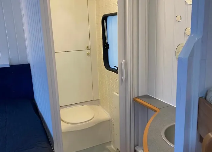 캠프장 Aurora Caravan Near Bergen *